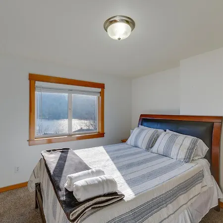 Stunning Mount Vernon Home With Big Lake Views!